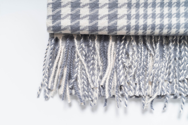 Vogue Warm Thousand Bird Lattice Imitation Cashmere Scarf with Tassel Trim 106-4