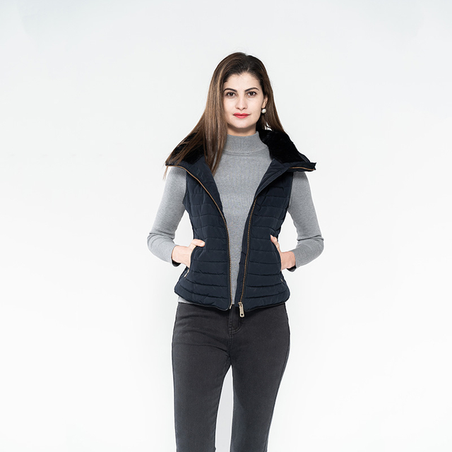 Lady Nylon Vest with Honzizantal Quilting on The Body